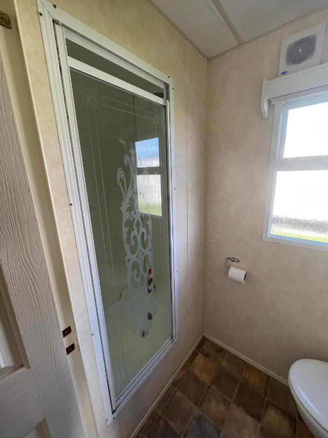 341 Family Caravan At Marine Holiday Park, Sleeps 6 Hotel Rhyl Exterior photo