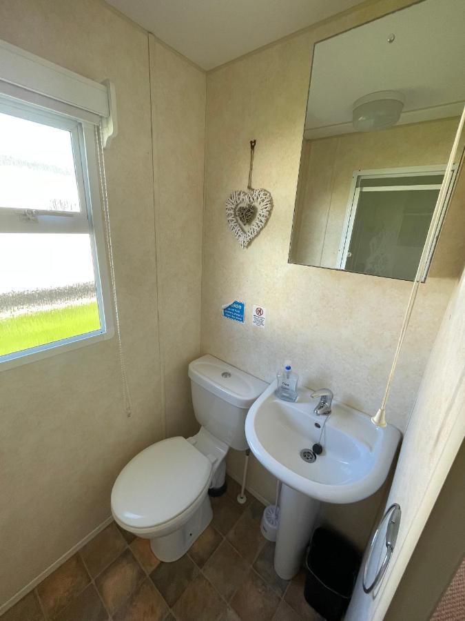 341 Family Caravan At Marine Holiday Park, Sleeps 6 Hotel Rhyl Exterior photo