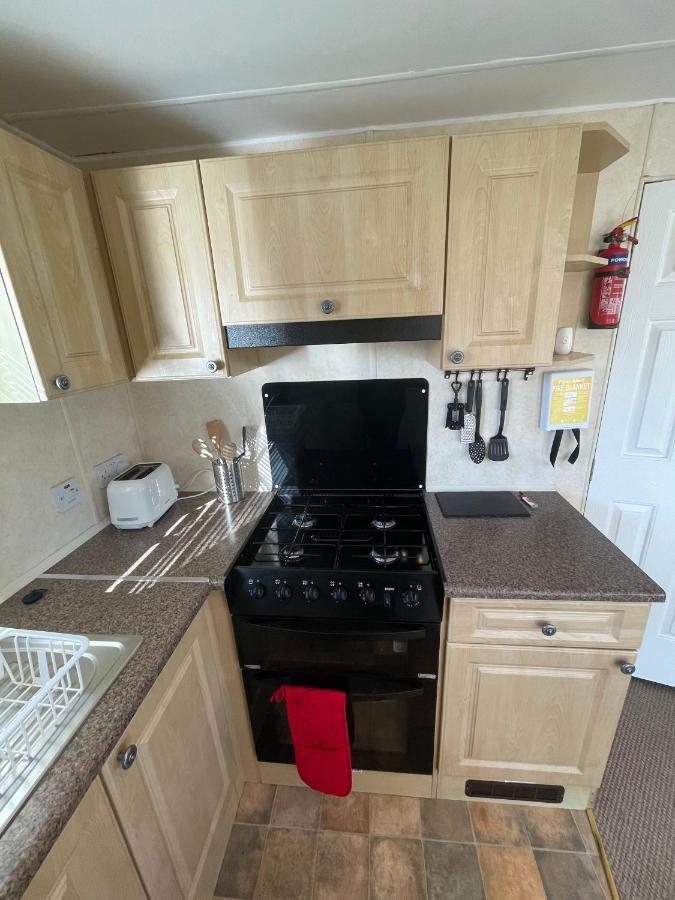 341 Family Caravan At Marine Holiday Park, Sleeps 6 Hotel Rhyl Exterior photo