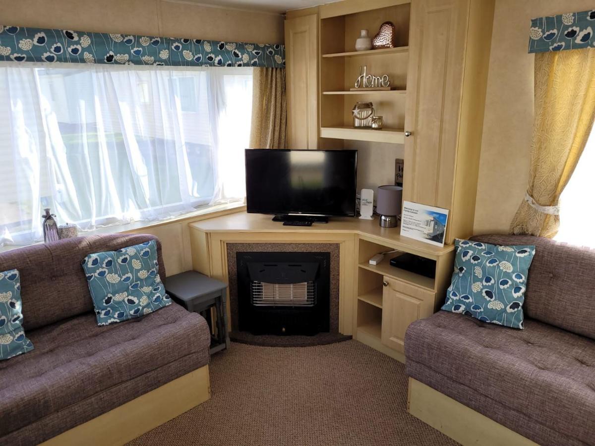 341 Family Caravan At Marine Holiday Park, Sleeps 6 Hotel Rhyl Exterior photo